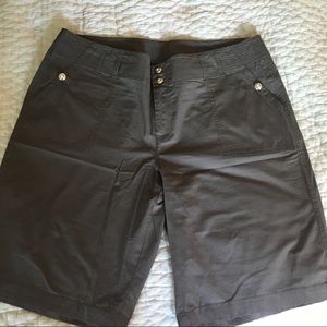 Inc. Dark grey shorts size 20W.